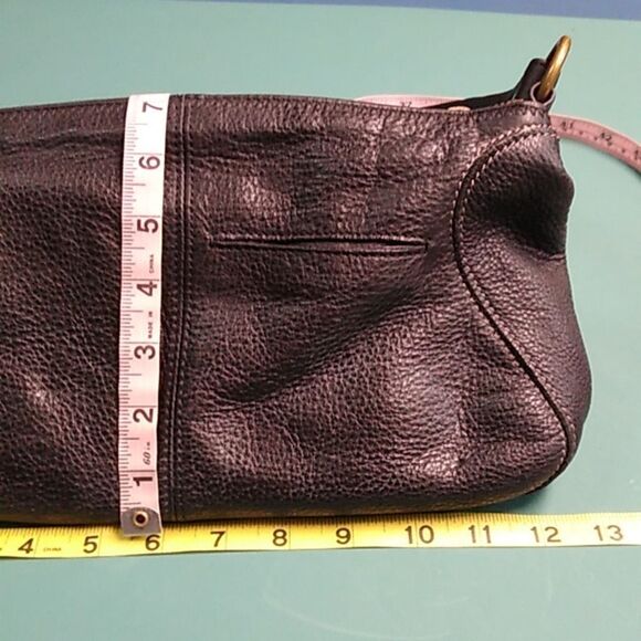 The Sak Pebbled Black Leather Shoulder Bag Zipper Top Snap Front Pocket - Picture 15 of 16
